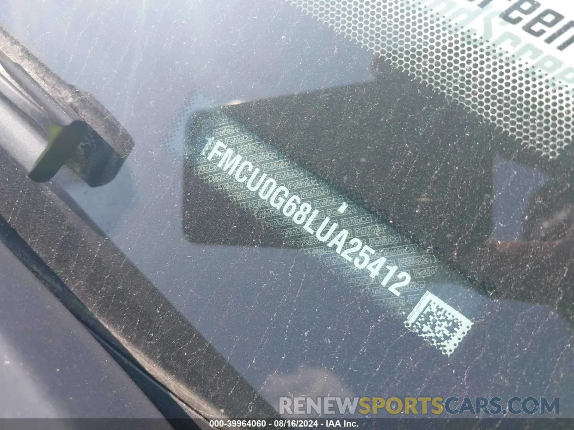 9 Photograph of a damaged car 1FMCU0G68LUA25412 FORD ESCAPE 2020