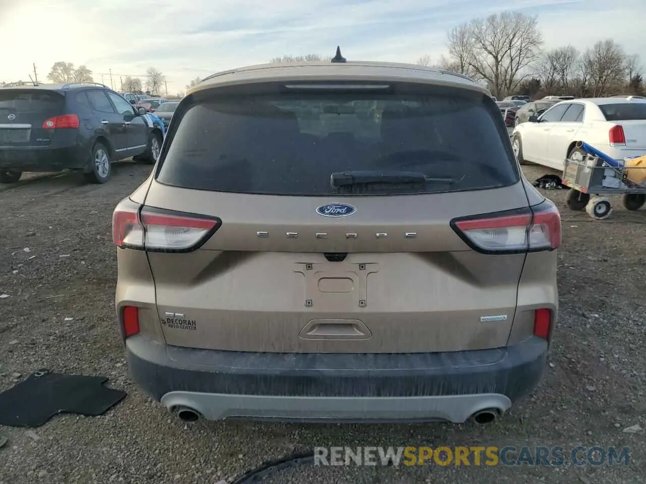 6 Photograph of a damaged car 1FMCU0G68LUA26849 FORD ESCAPE 2020
