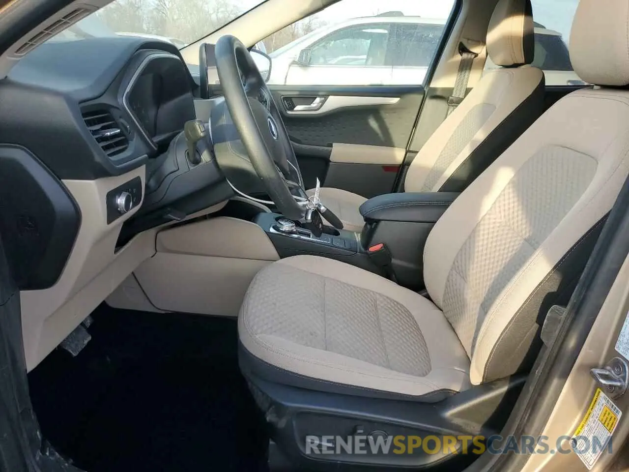7 Photograph of a damaged car 1FMCU0G68LUA26849 FORD ESCAPE 2020