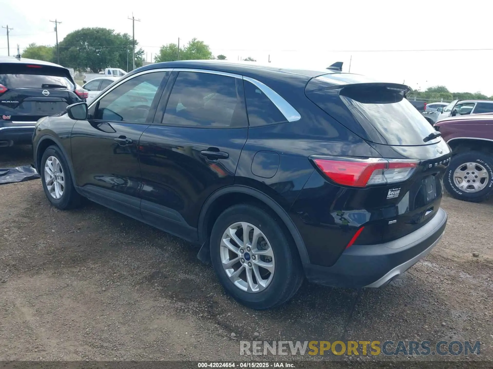 3 Photograph of a damaged car 1FMCU0G68LUA54439 FORD ESCAPE 2020