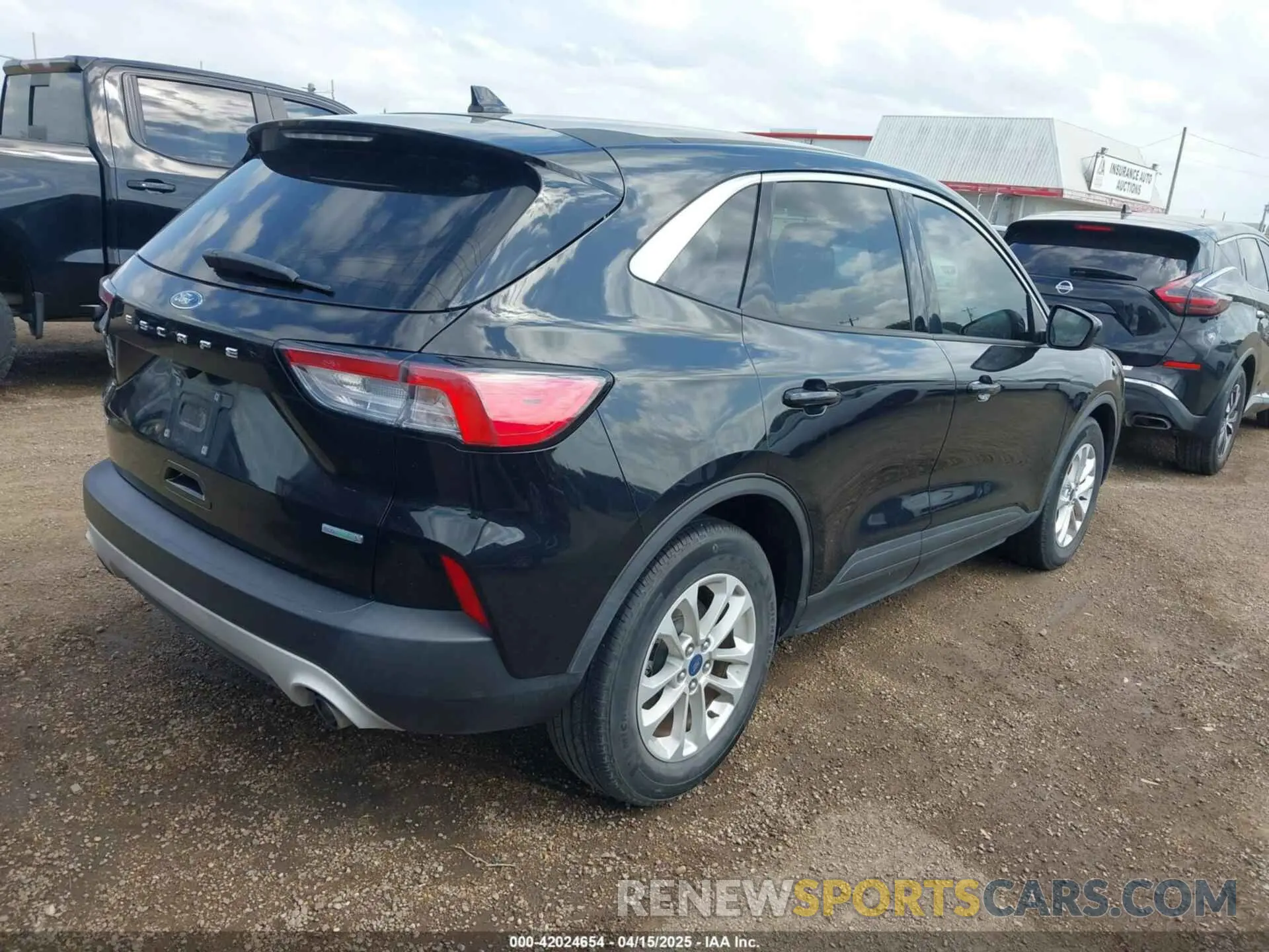 4 Photograph of a damaged car 1FMCU0G68LUA54439 FORD ESCAPE 2020