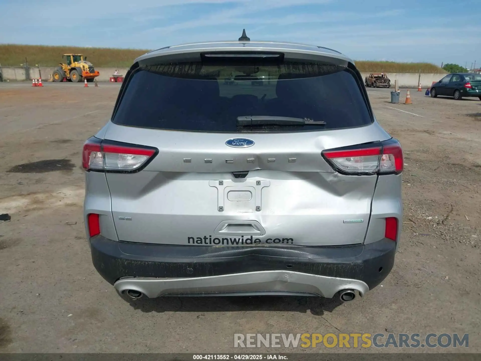 17 Photograph of a damaged car 1FMCU0G68LUA82385 FORD ESCAPE 2020