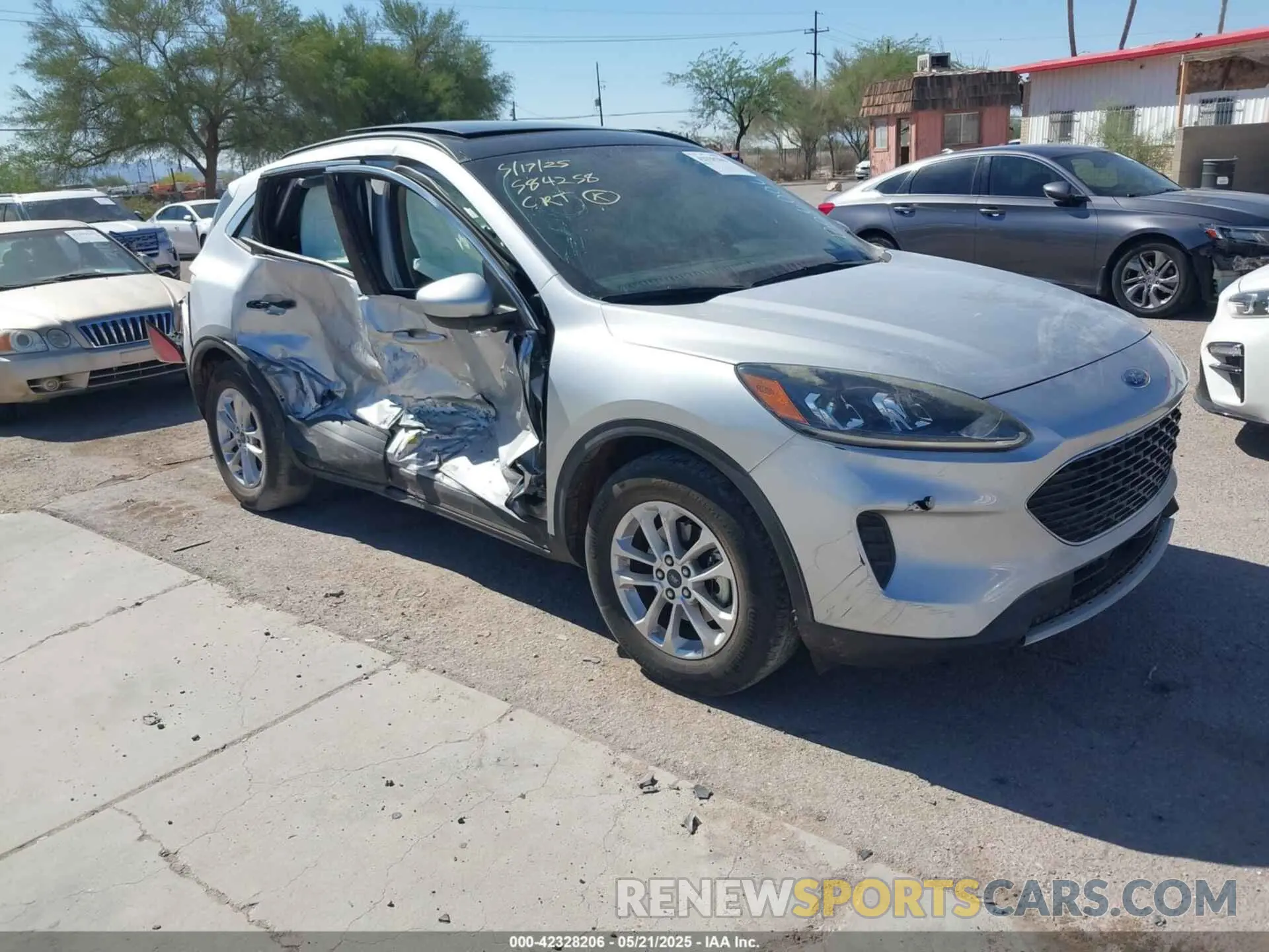 1 Photograph of a damaged car 1FMCU0G68LUB06006 FORD ESCAPE 2020