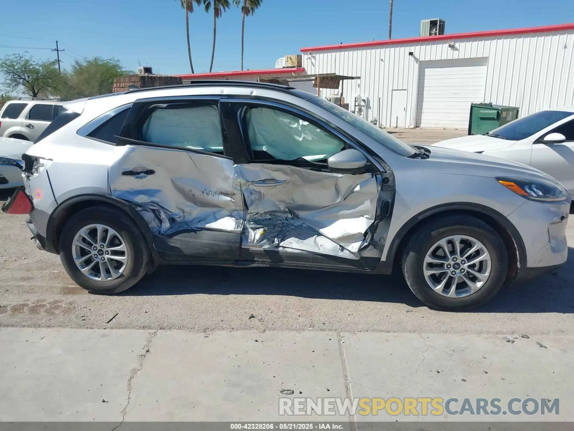 13 Photograph of a damaged car 1FMCU0G68LUB06006 FORD ESCAPE 2020