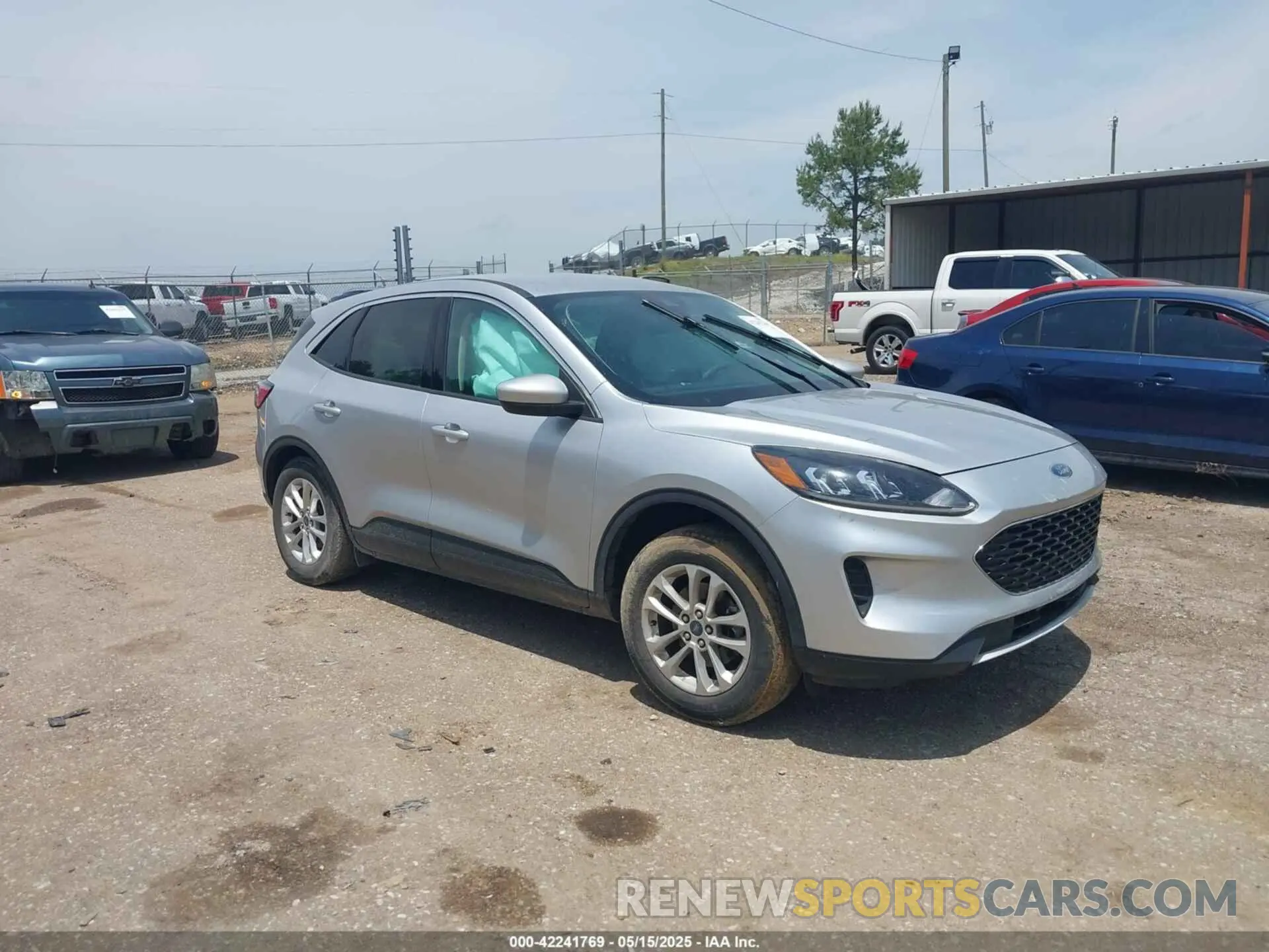 1 Photograph of a damaged car 1FMCU0G68LUB22240 FORD ESCAPE 2020