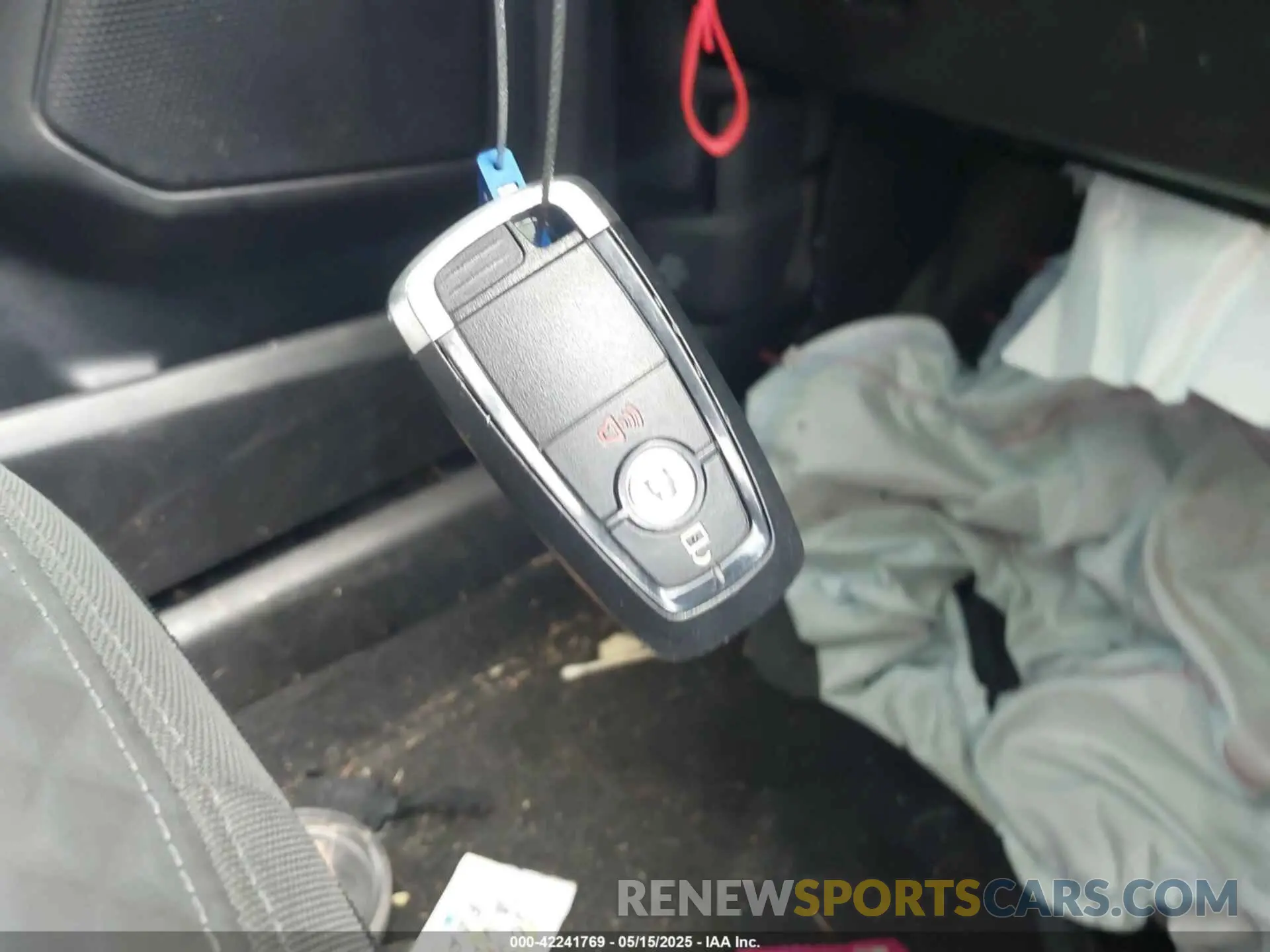 11 Photograph of a damaged car 1FMCU0G68LUB22240 FORD ESCAPE 2020