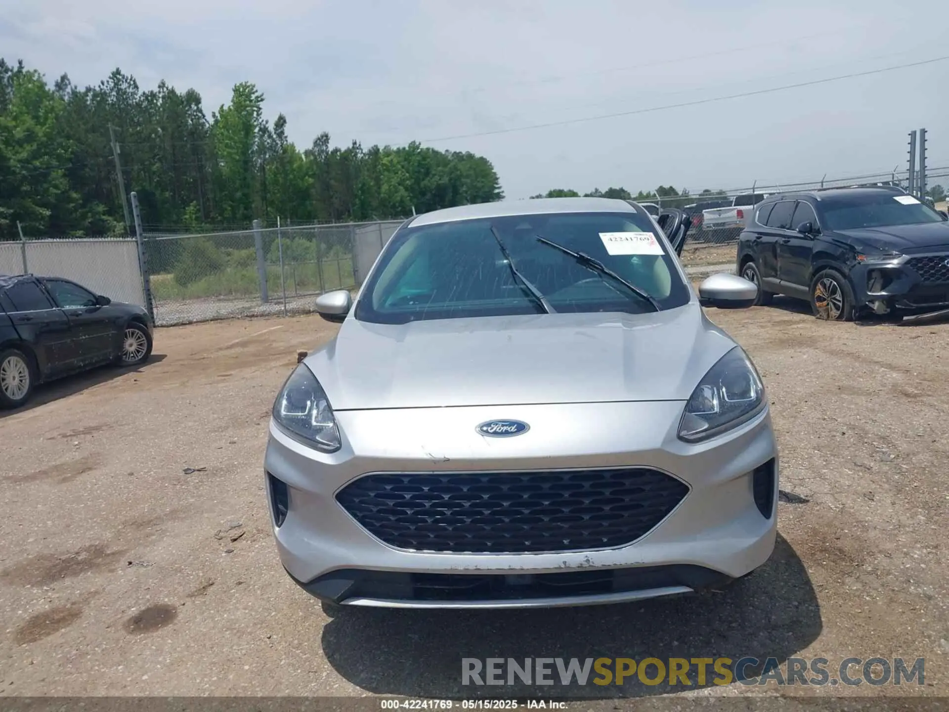 12 Photograph of a damaged car 1FMCU0G68LUB22240 FORD ESCAPE 2020