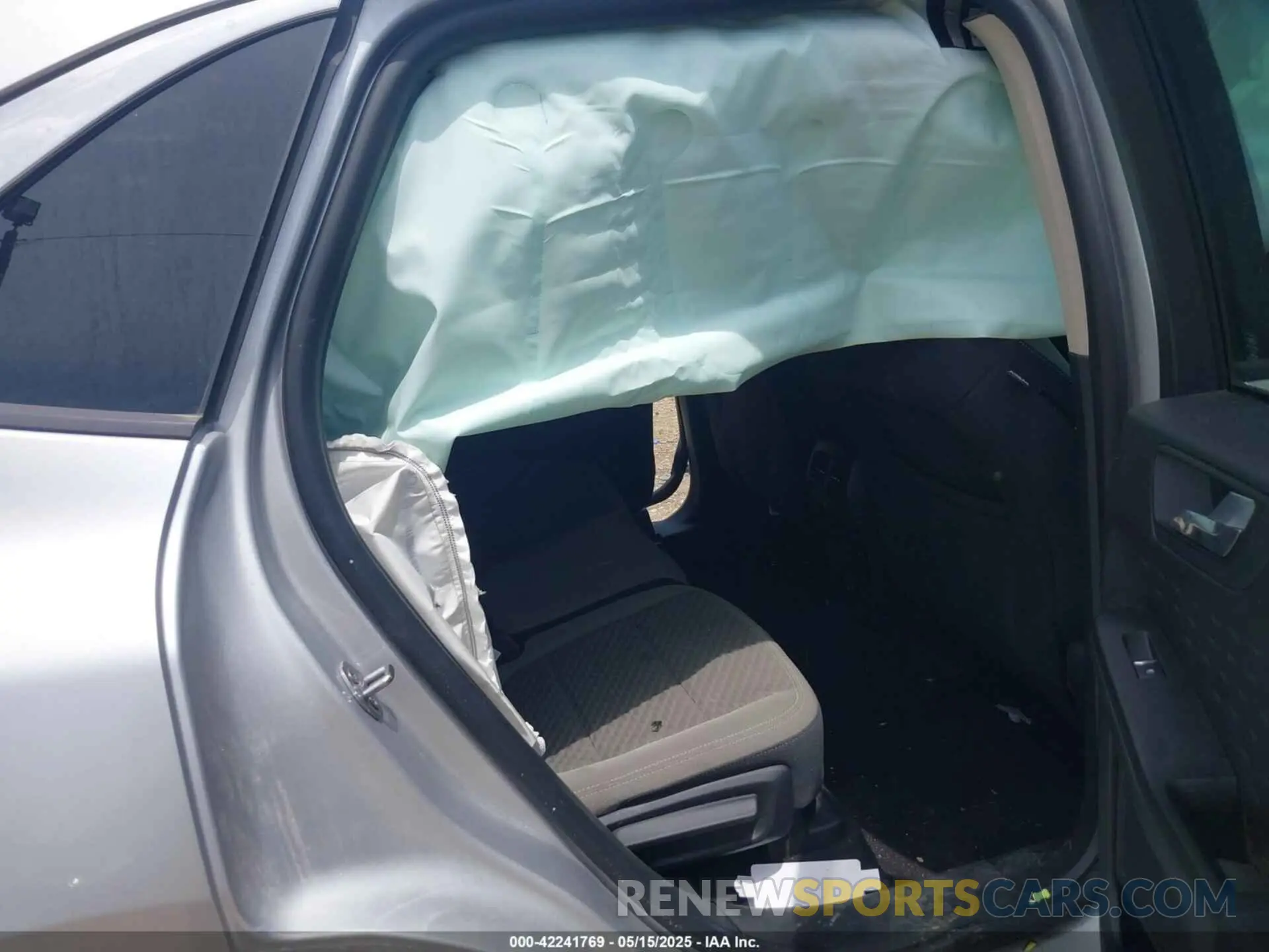 8 Photograph of a damaged car 1FMCU0G68LUB22240 FORD ESCAPE 2020