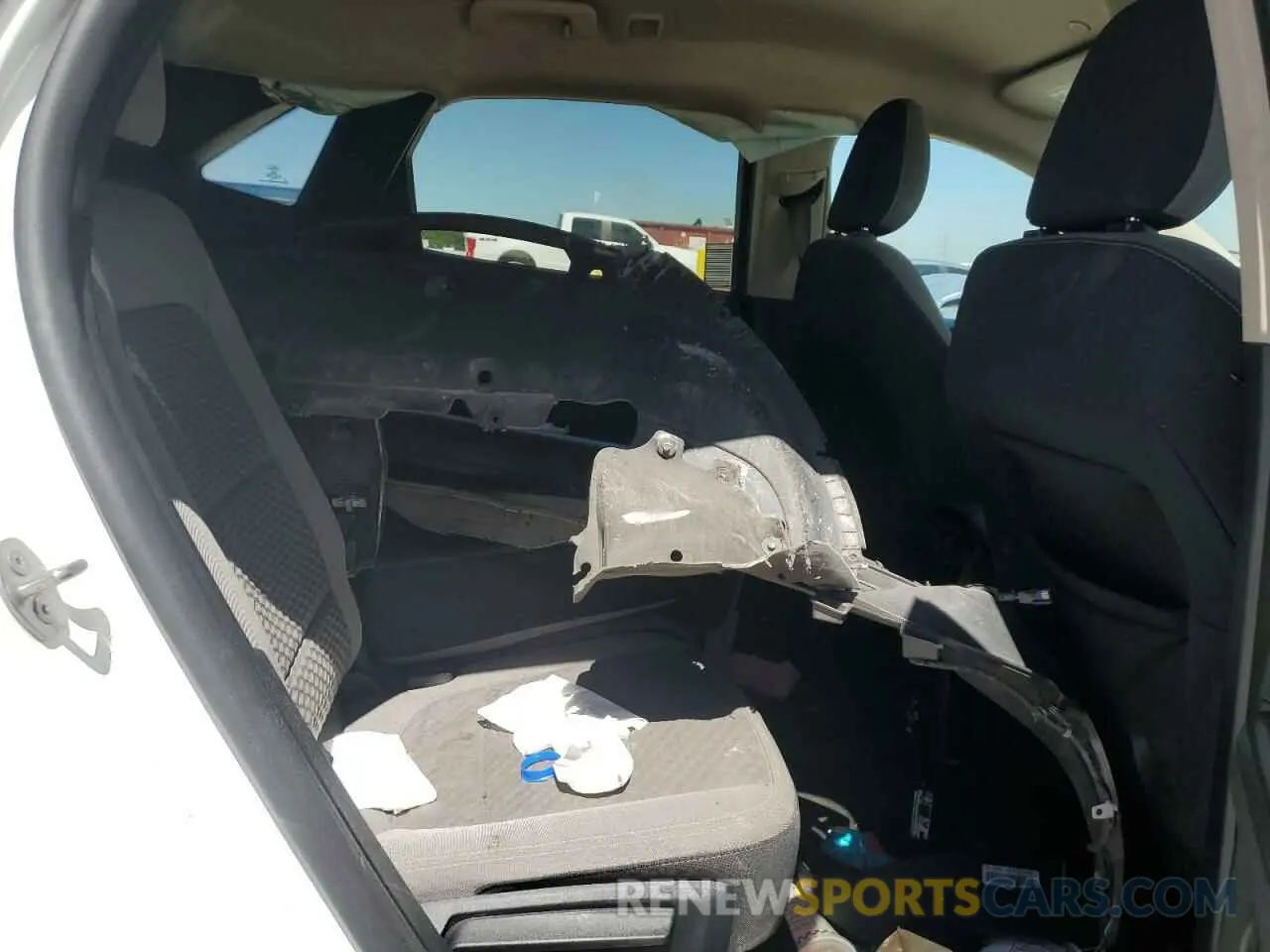 11 Photograph of a damaged car 1FMCU0G68LUB31701 FORD ESCAPE 2020