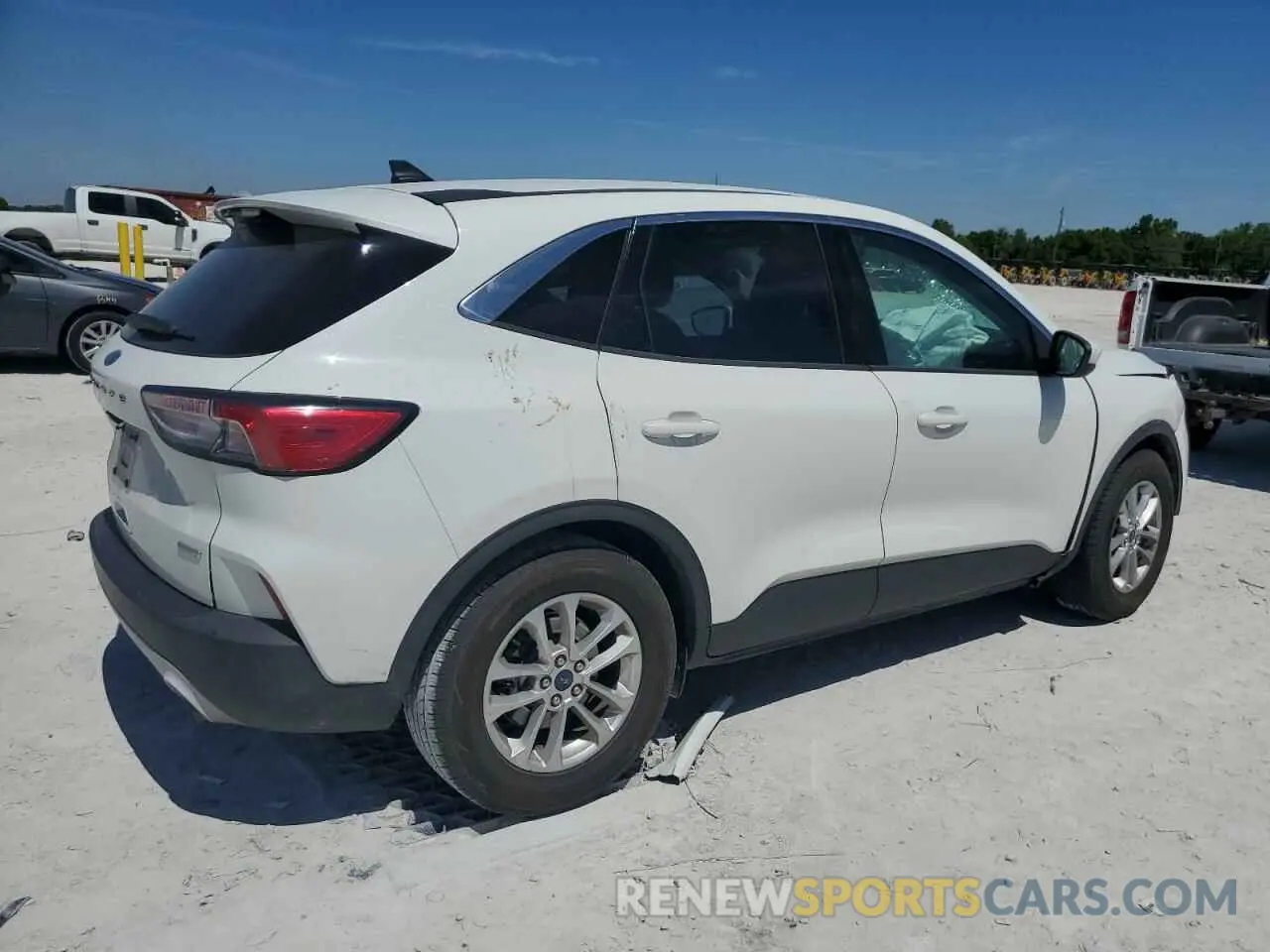 3 Photograph of a damaged car 1FMCU0G68LUB31701 FORD ESCAPE 2020
