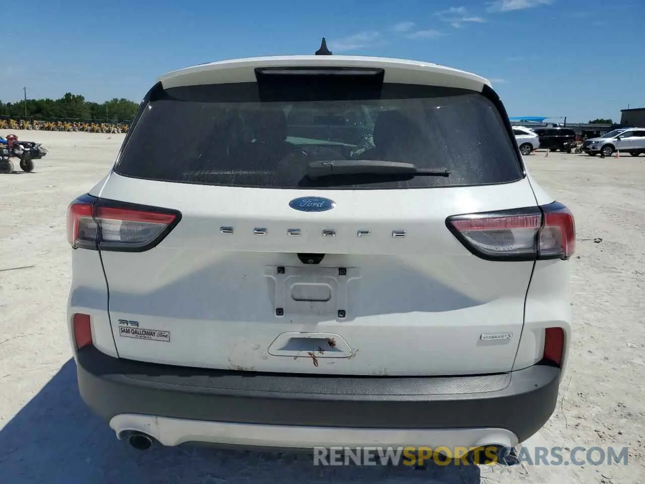 6 Photograph of a damaged car 1FMCU0G68LUB31701 FORD ESCAPE 2020