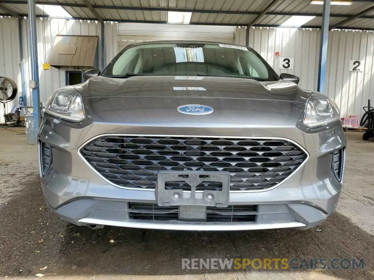 5 Photograph of a damaged car 1FMCU0G68LUB43542 FORD ESCAPE 2020