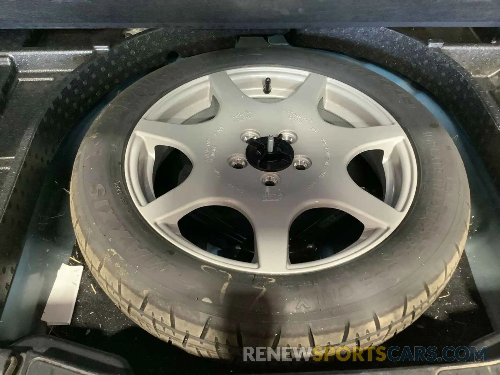 5 Photograph of a damaged car 1FMCU0G68LUB45078 FORD ESCAPE 2020