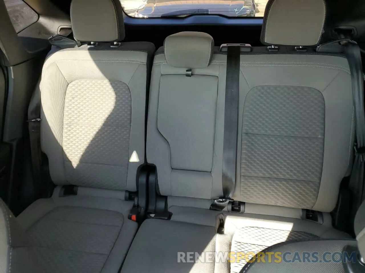 10 Photograph of a damaged car 1FMCU0G68LUB55755 FORD ESCAPE 2020