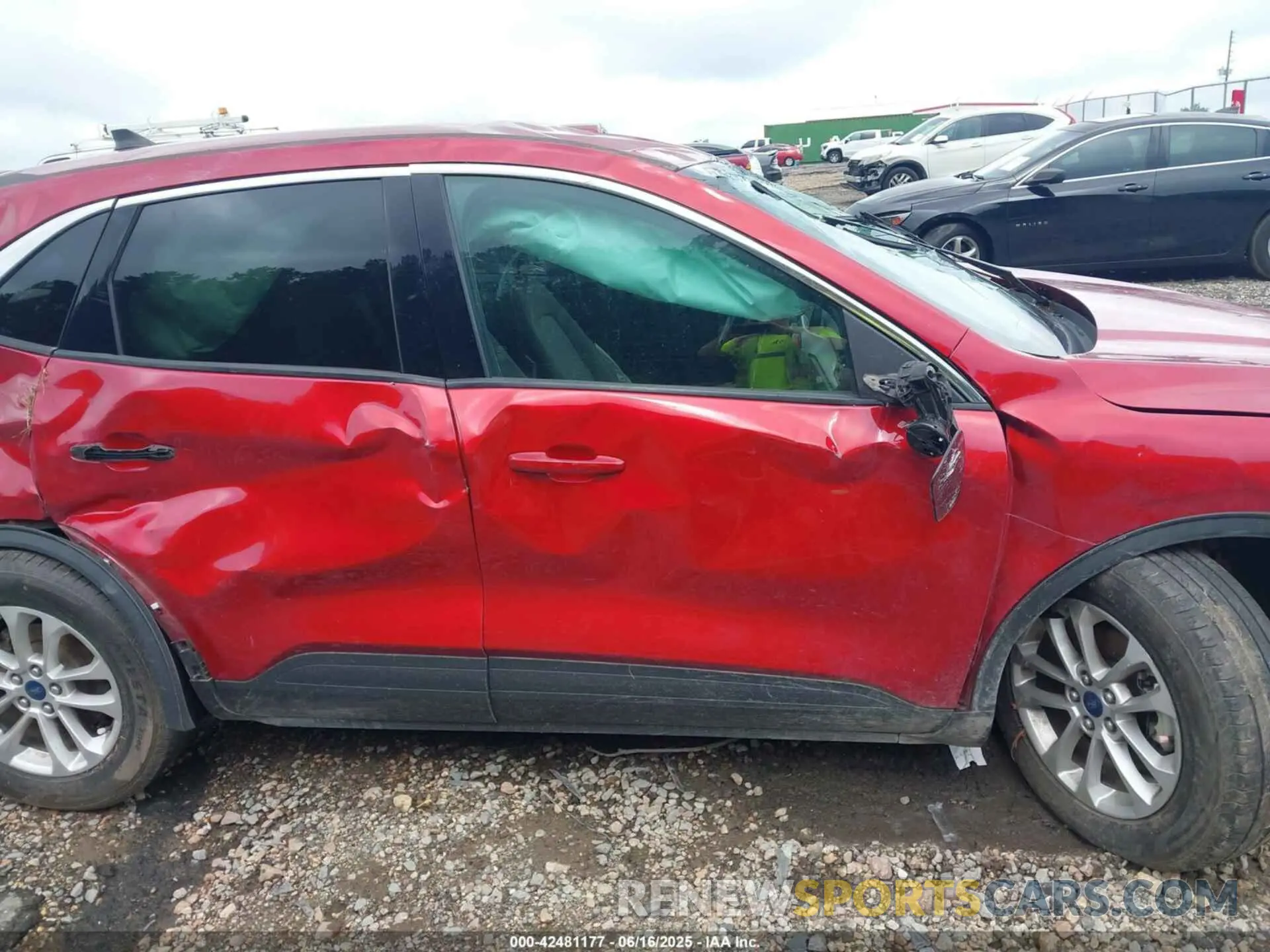 13 Photograph of a damaged car 1FMCU0G68LUC17588 FORD ESCAPE 2020