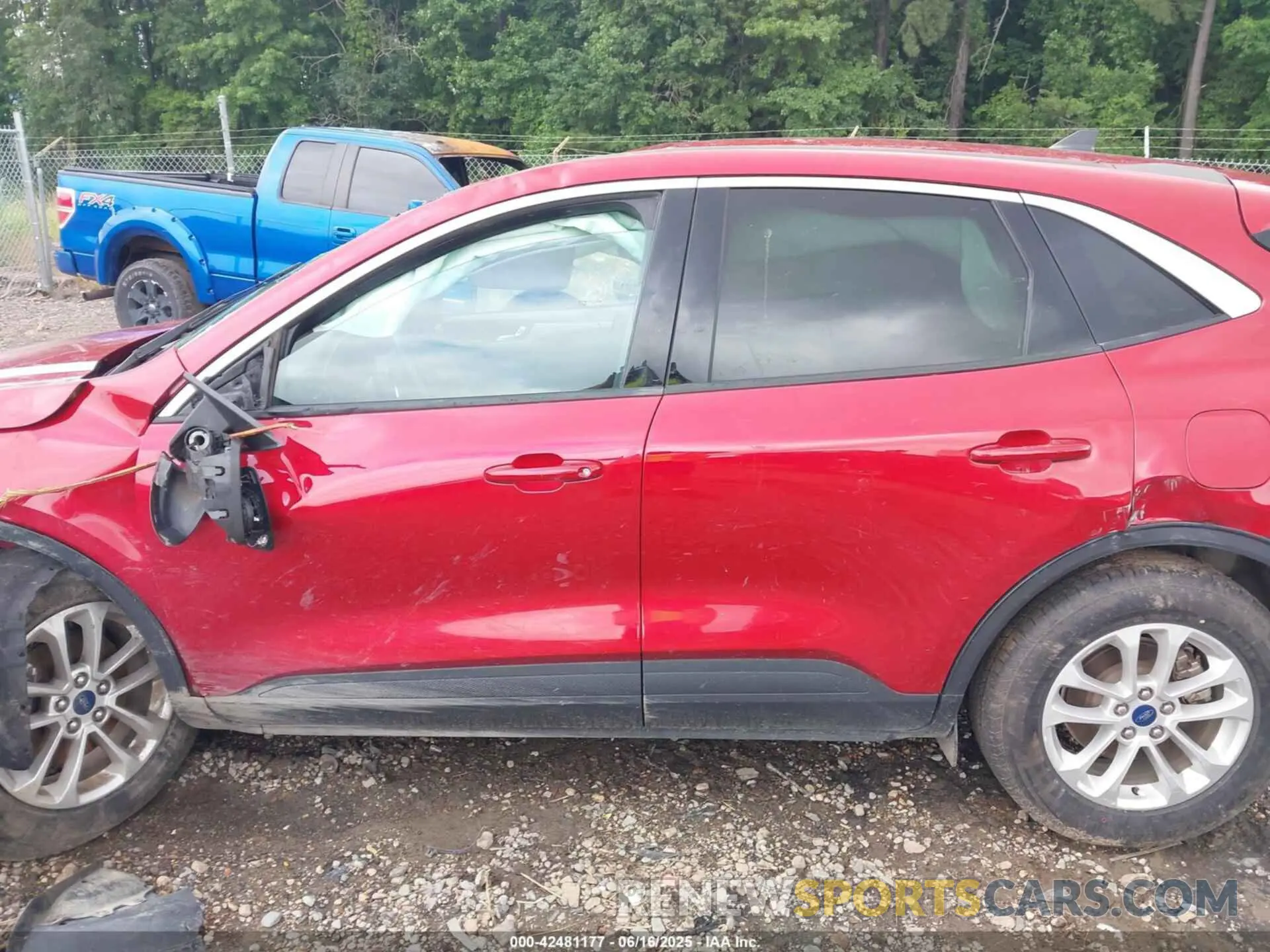 14 Photograph of a damaged car 1FMCU0G68LUC17588 FORD ESCAPE 2020