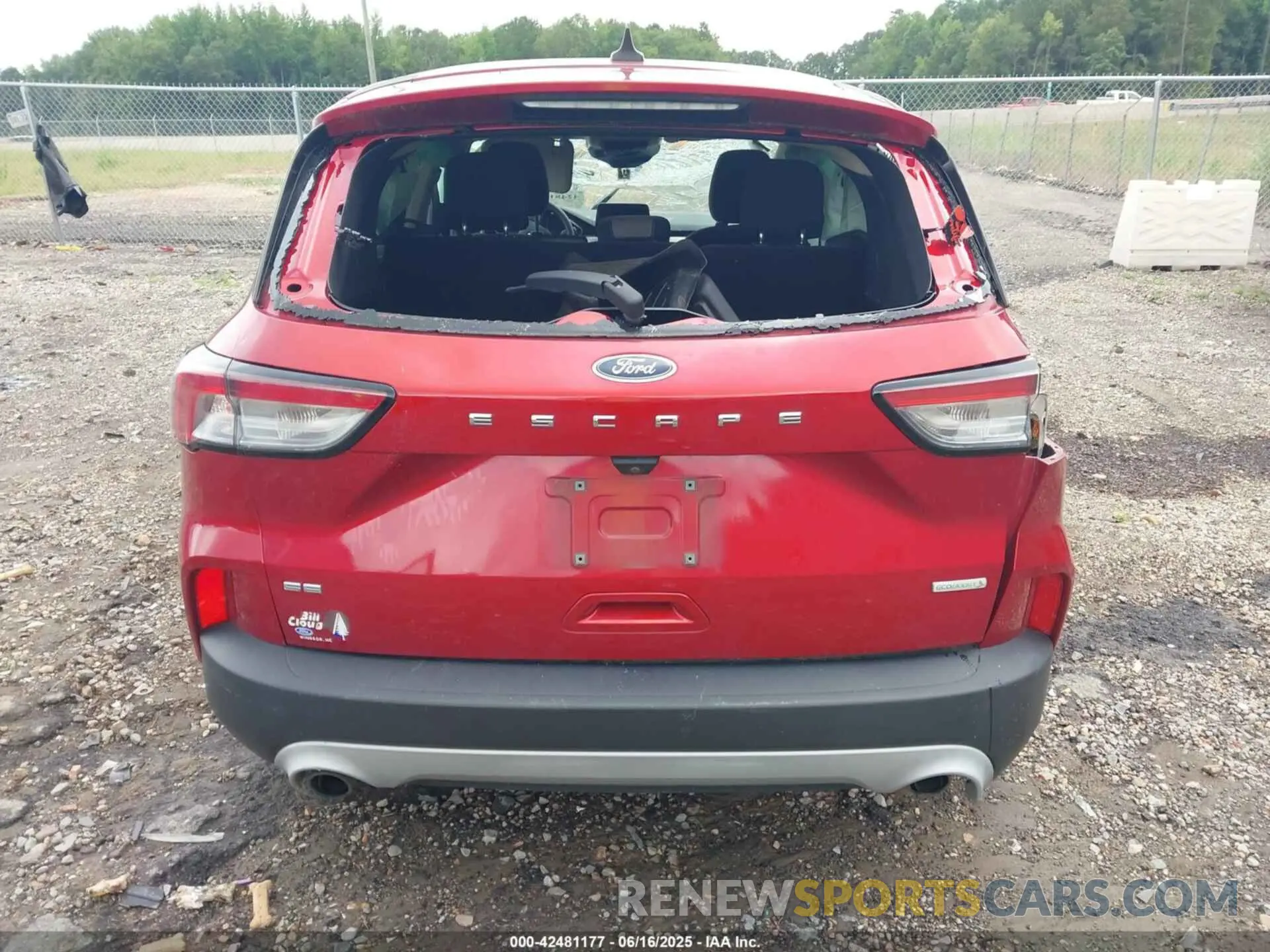 16 Photograph of a damaged car 1FMCU0G68LUC17588 FORD ESCAPE 2020