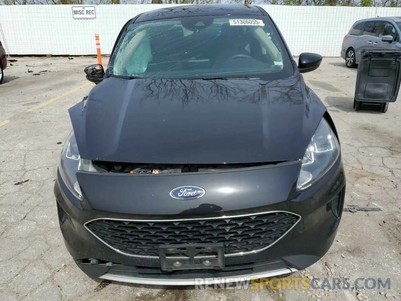 5 Photograph of a damaged car 1FMCU0G68LUC21771 FORD ESCAPE 2020