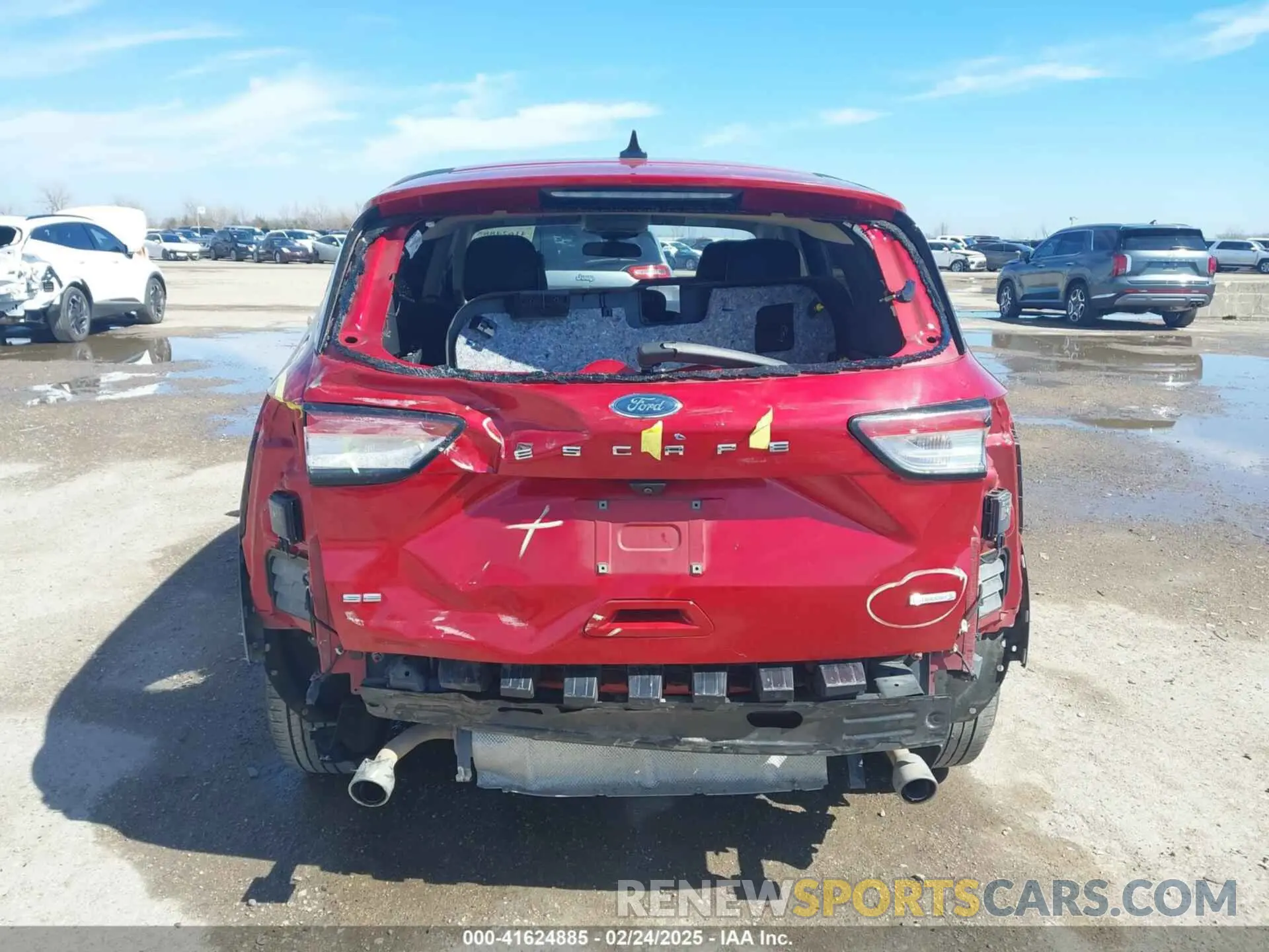 6 Photograph of a damaged car 1FMCU0G69LUA54045 FORD ESCAPE 2020
