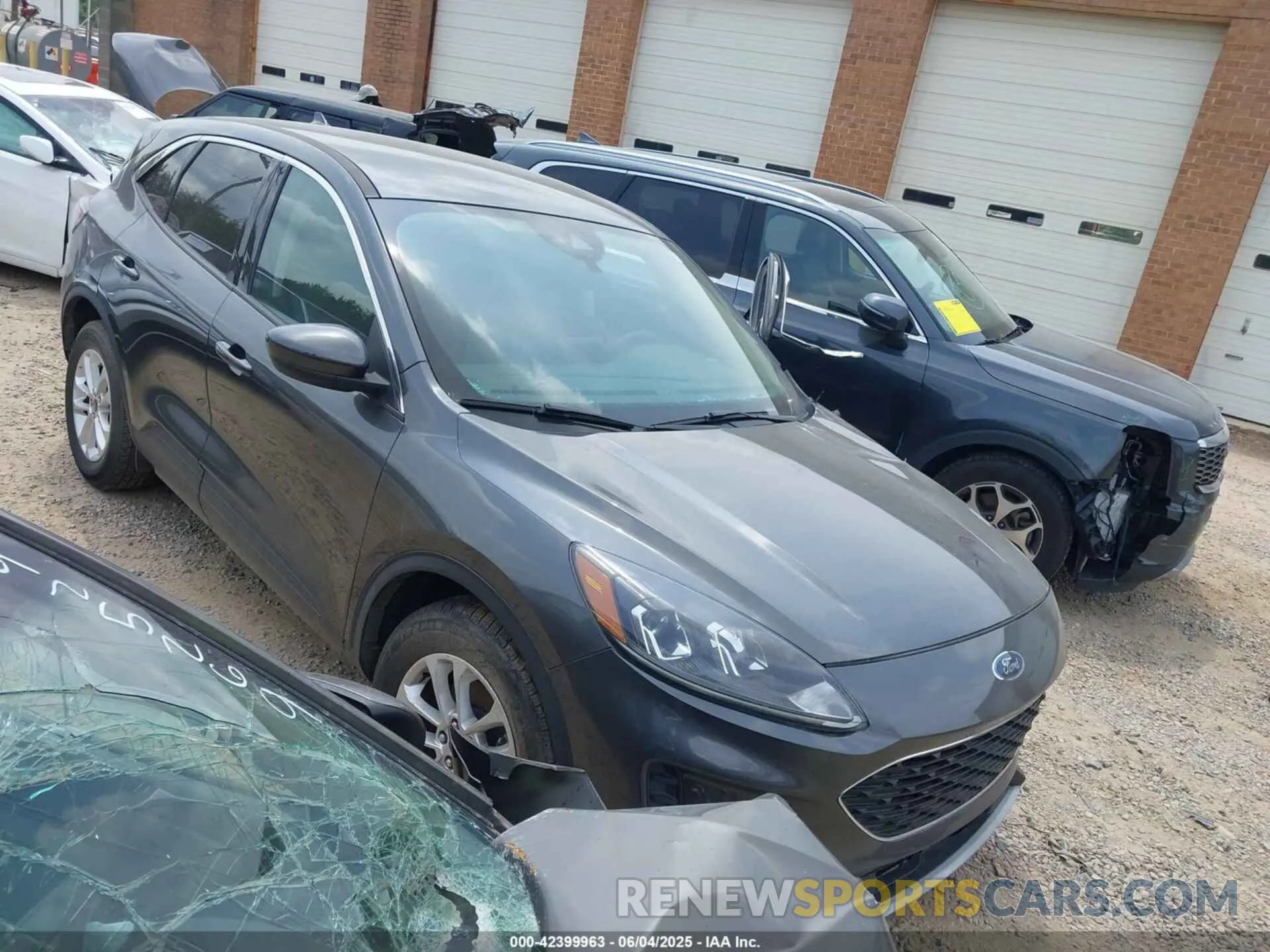 1 Photograph of a damaged car 1FMCU0G69LUA67782 FORD ESCAPE 2020