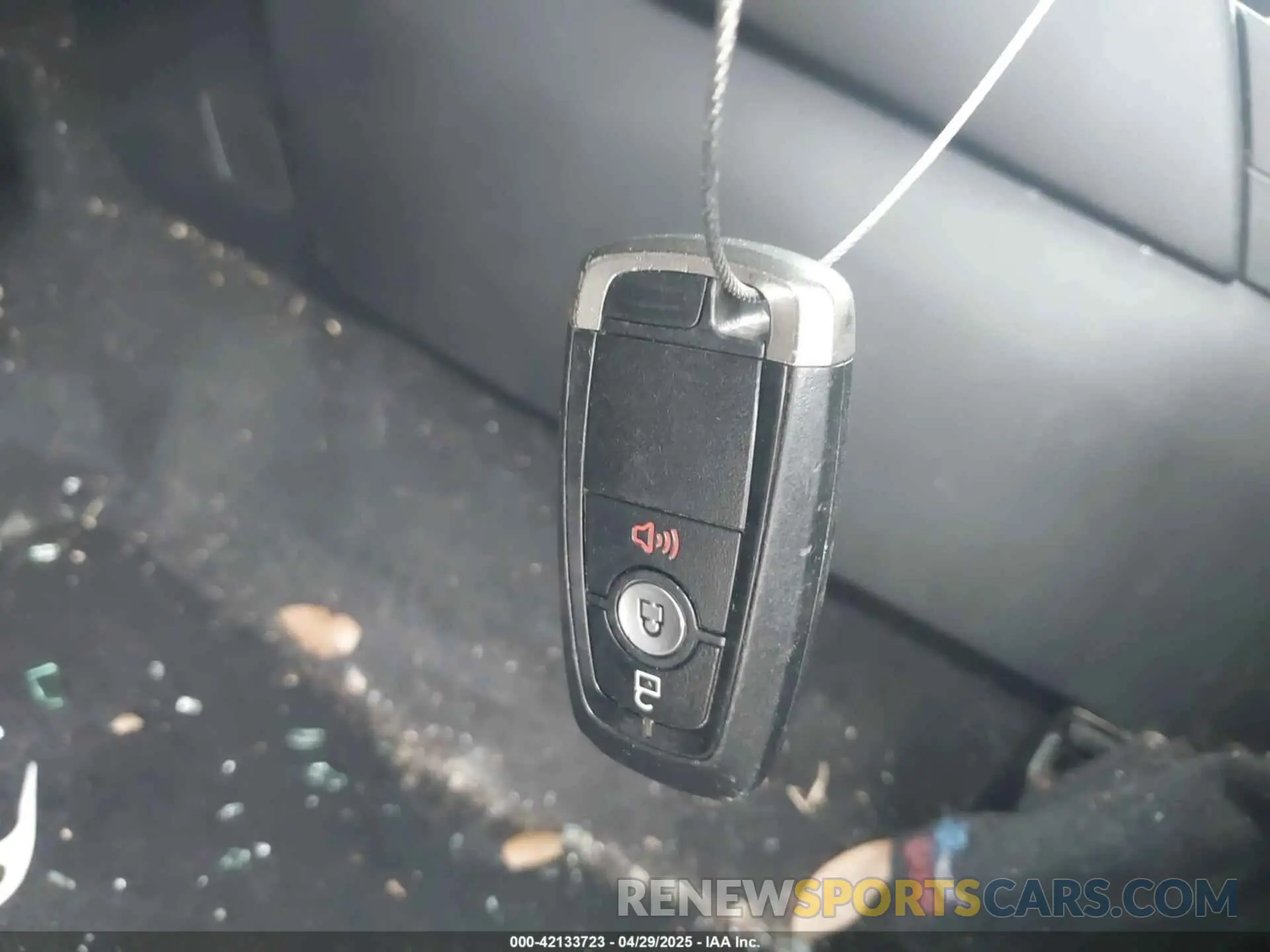 11 Photograph of a damaged car 1FMCU0G69LUA75204 FORD ESCAPE 2020