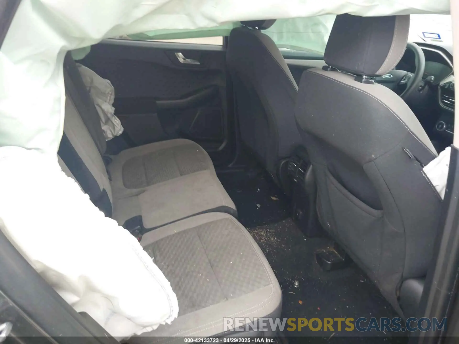 8 Photograph of a damaged car 1FMCU0G69LUA75204 FORD ESCAPE 2020