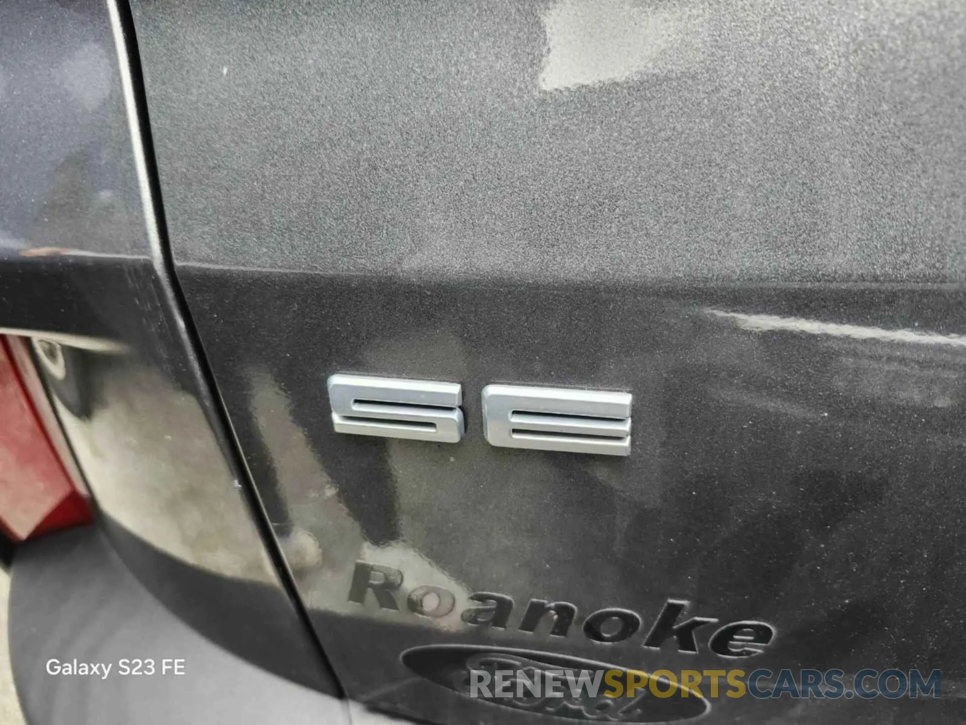 27 Photograph of a damaged car 1FMCU0G69LUA82489 FORD ESCAPE 2020