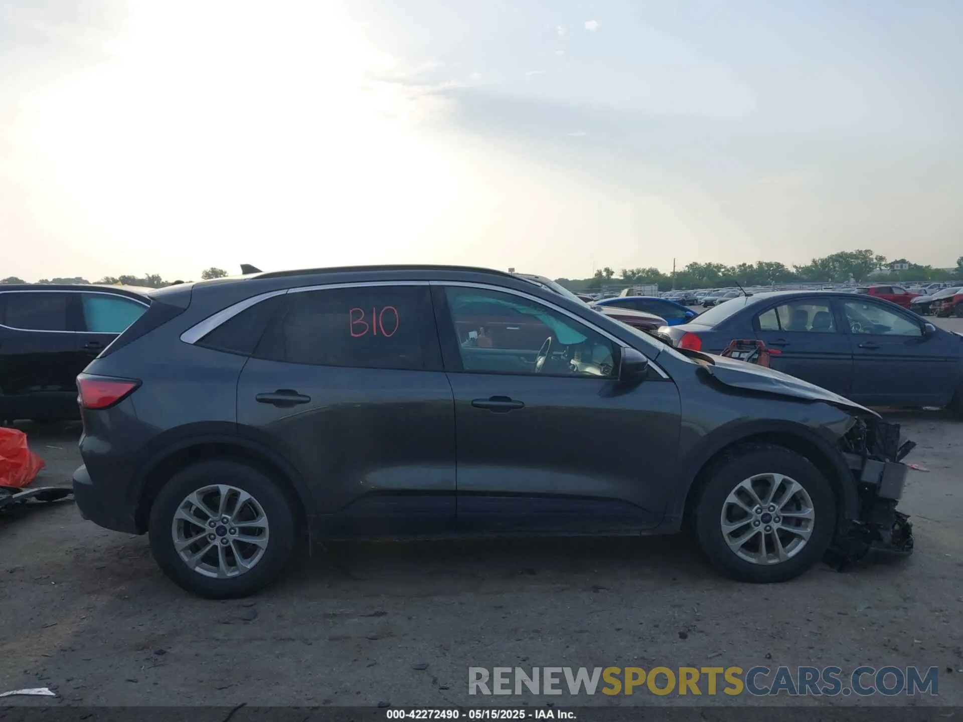 14 Photograph of a damaged car 1FMCU0G69LUA92312 FORD ESCAPE 2020