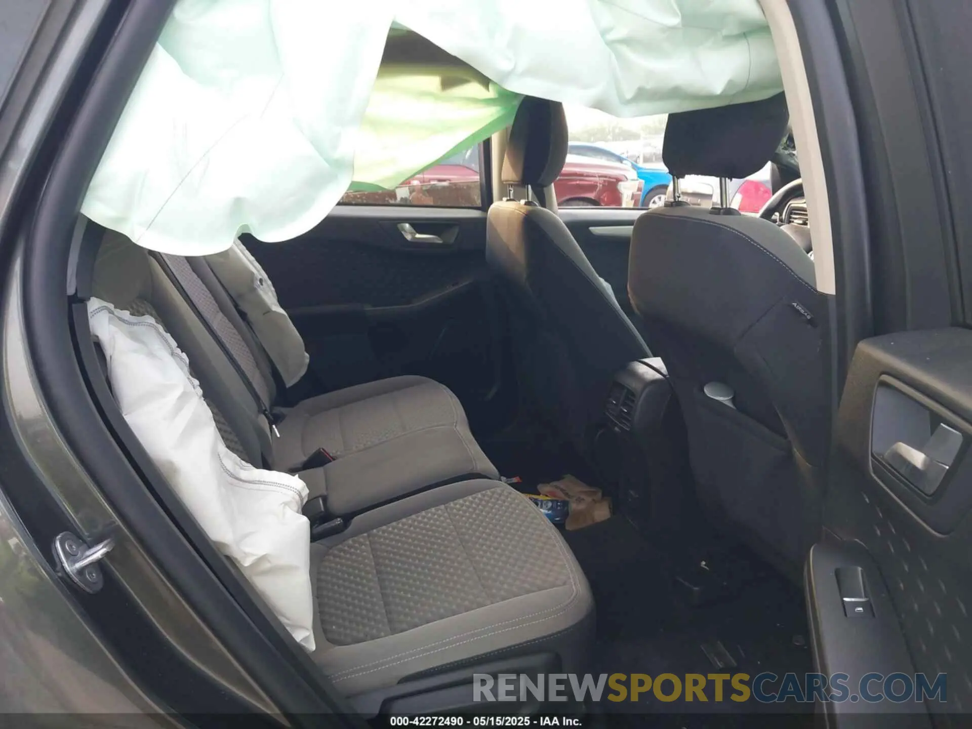 8 Photograph of a damaged car 1FMCU0G69LUA92312 FORD ESCAPE 2020
