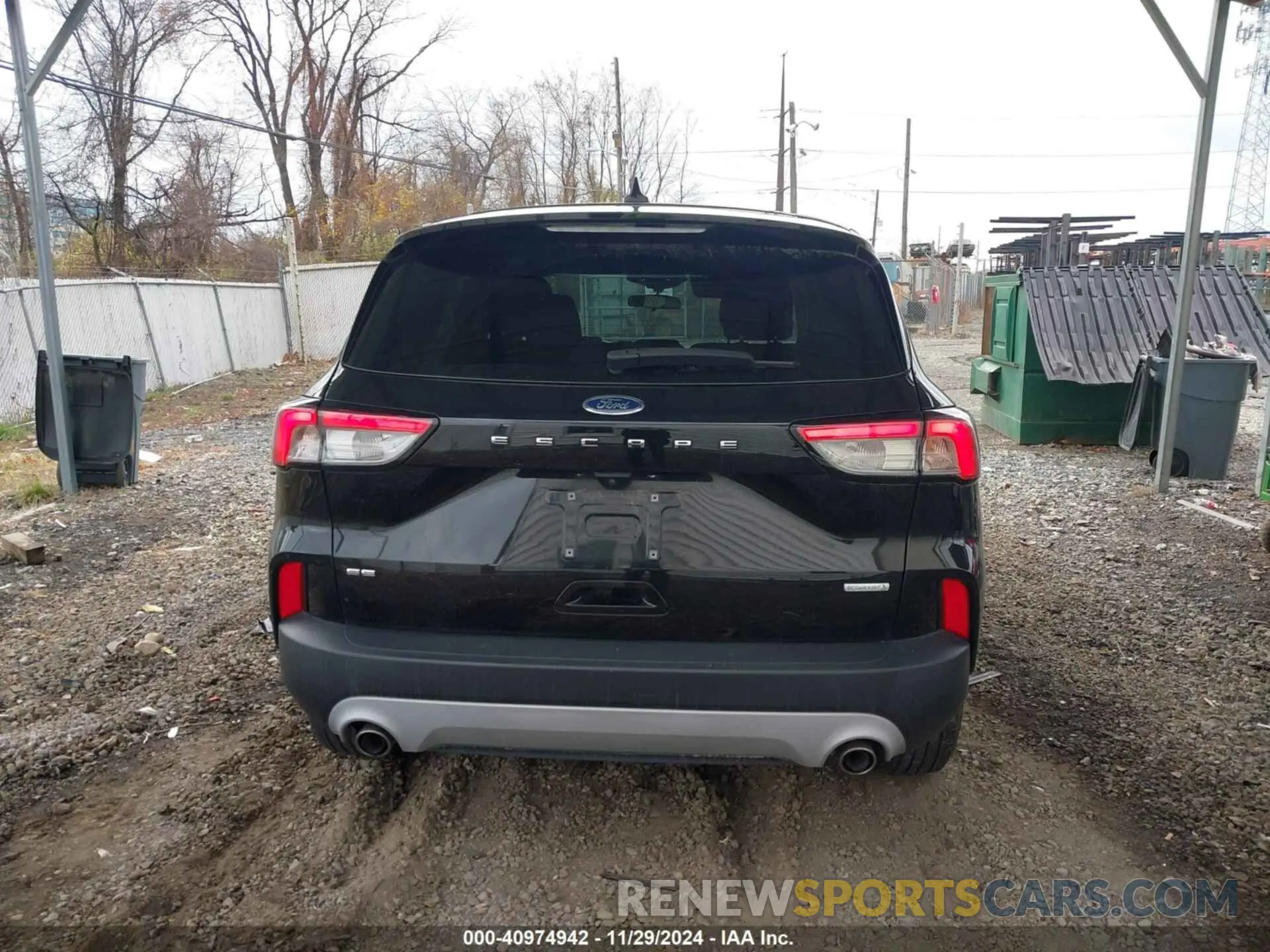 17 Photograph of a damaged car 1FMCU0G69LUA95369 FORD ESCAPE 2020
