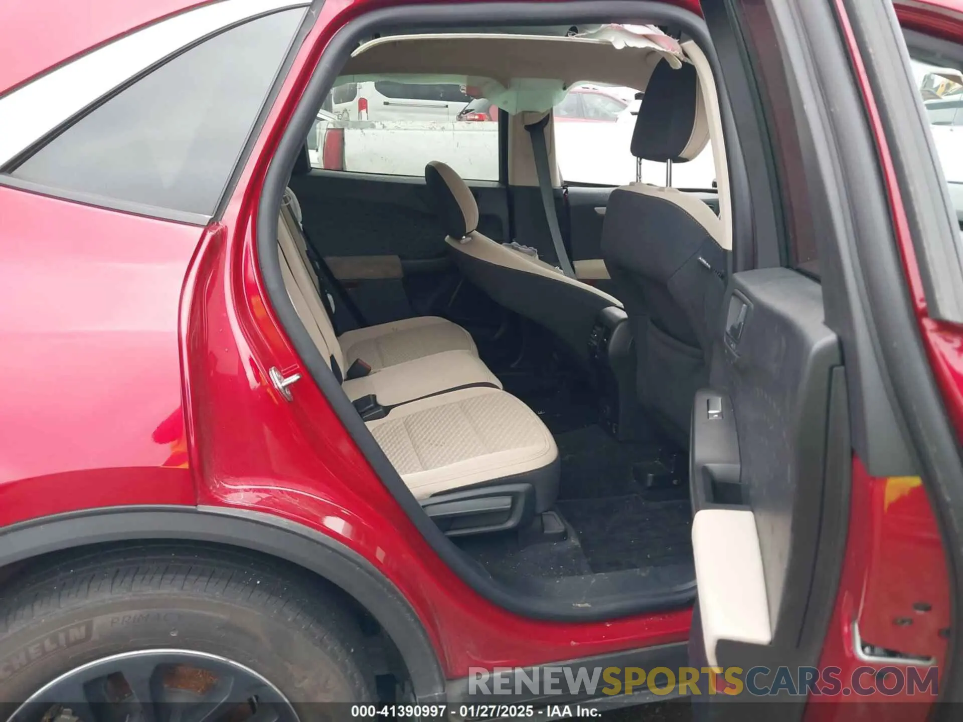 8 Photograph of a damaged car 1FMCU0G69LUB02336 FORD ESCAPE 2020
