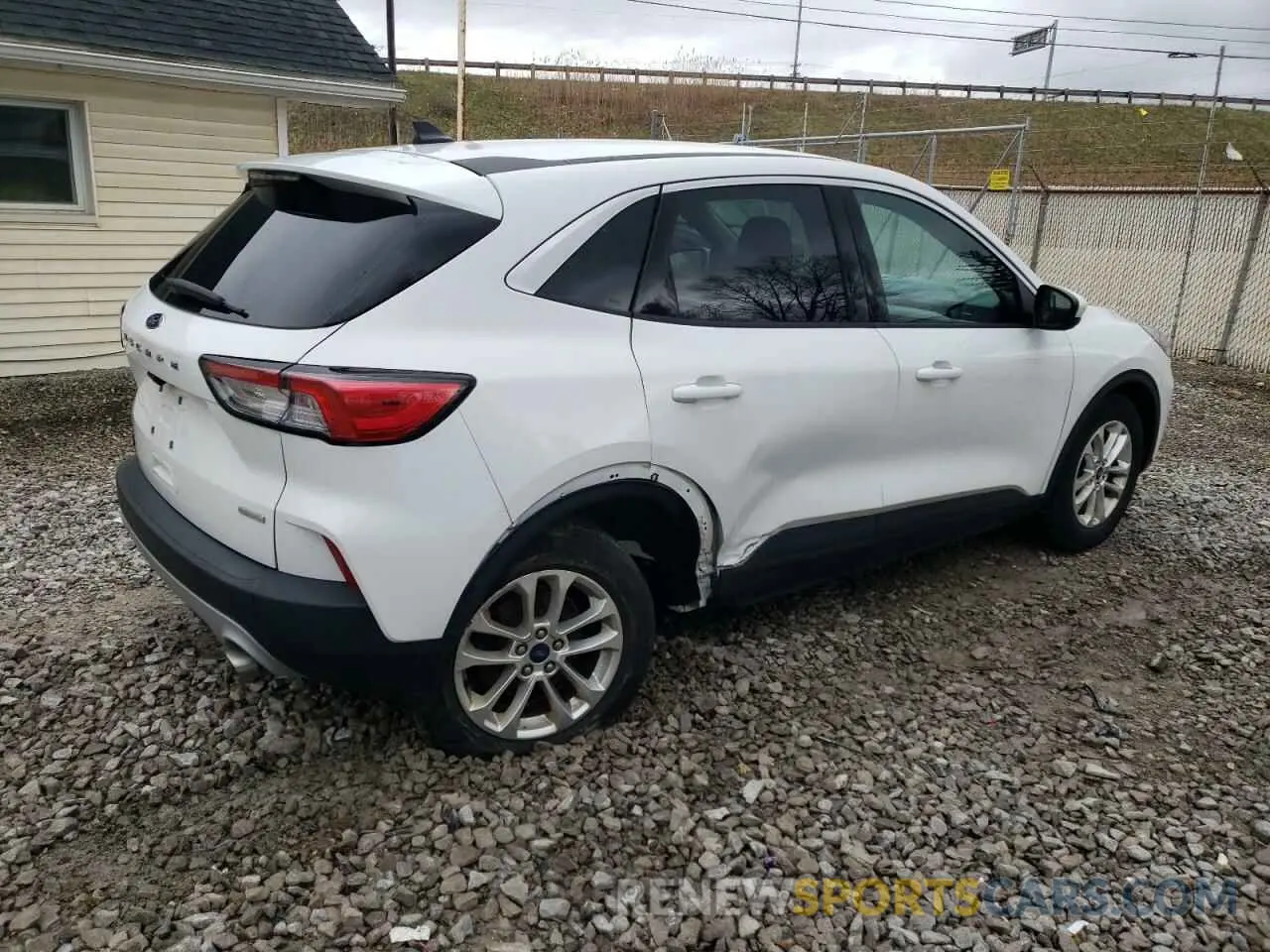 3 Photograph of a damaged car 1FMCU0G69LUC17793 FORD ESCAPE 2020