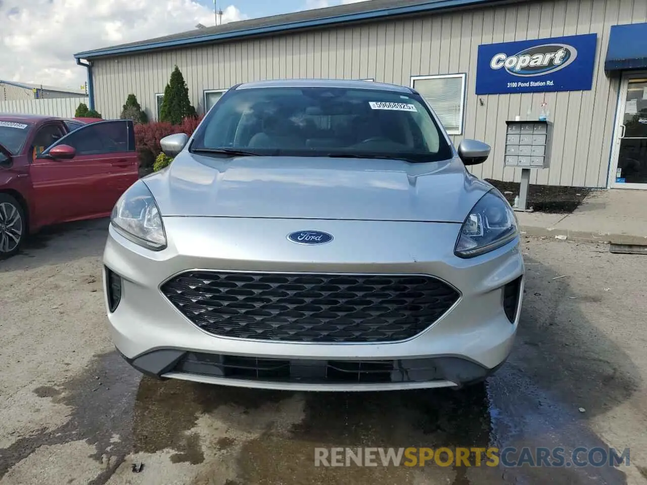 5 Photograph of a damaged car 1FMCU0G69LUC28812 FORD ESCAPE 2020