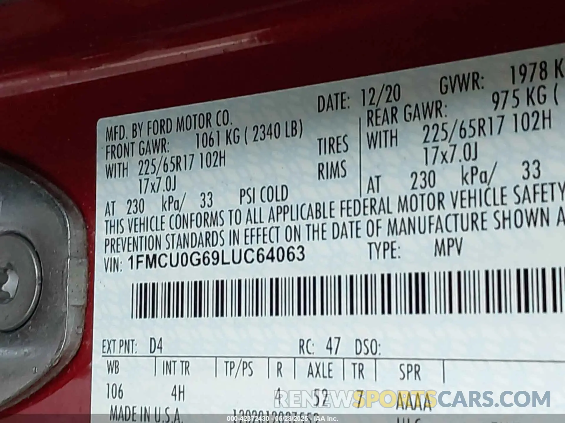 9 Photograph of a damaged car 1FMCU0G69LUC64063 FORD ESCAPE 2020