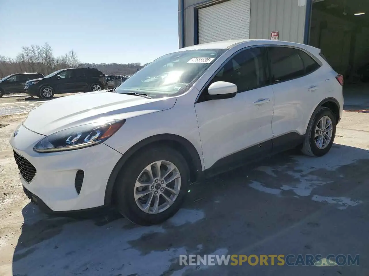 1 Photograph of a damaged car 1FMCU0G6XLUB18786 FORD ESCAPE 2020