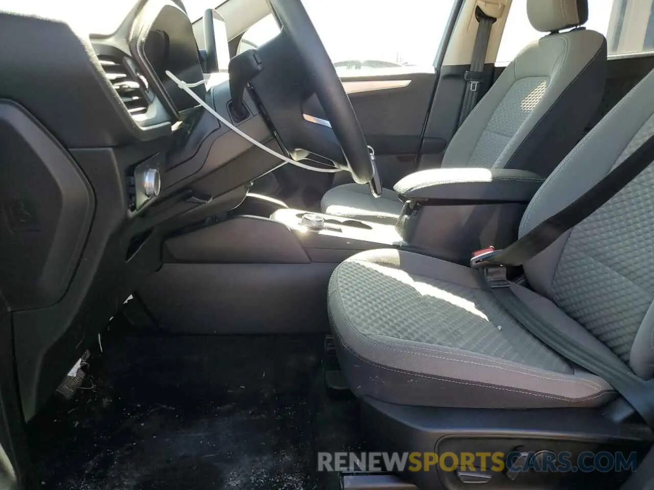 7 Photograph of a damaged car 1FMCU0G6XLUB18786 FORD ESCAPE 2020