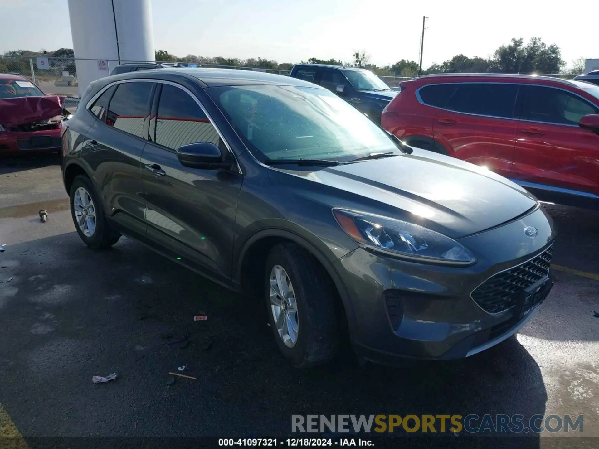 1 Photograph of a damaged car 1FMCU0G6XLUB23969 FORD ESCAPE 2020