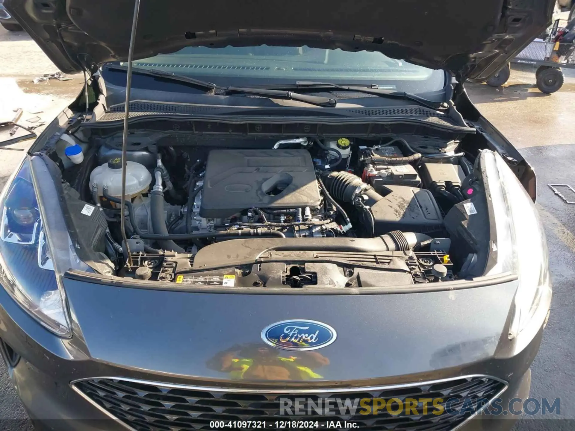 10 Photograph of a damaged car 1FMCU0G6XLUB23969 FORD ESCAPE 2020