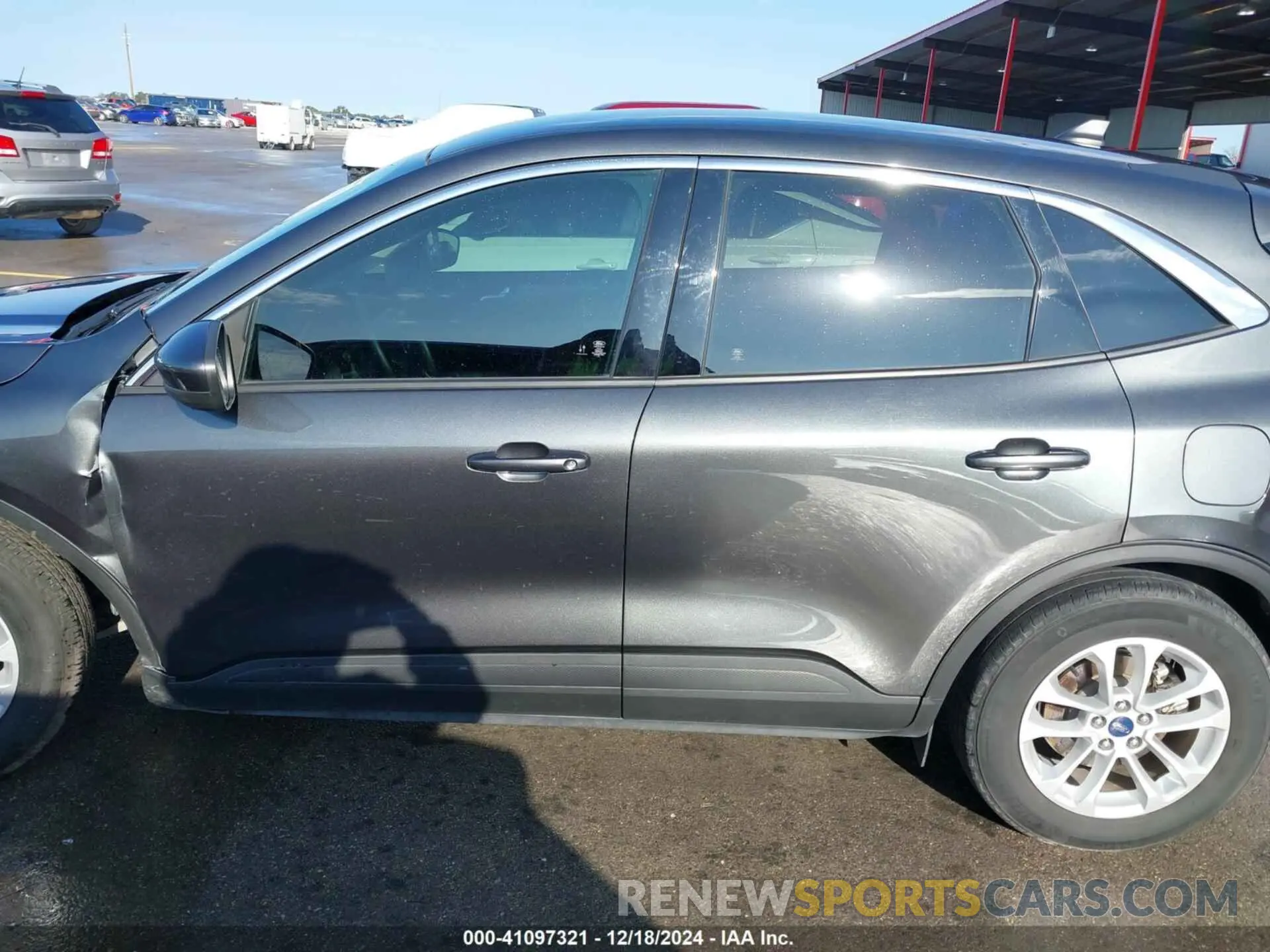 14 Photograph of a damaged car 1FMCU0G6XLUB23969 FORD ESCAPE 2020