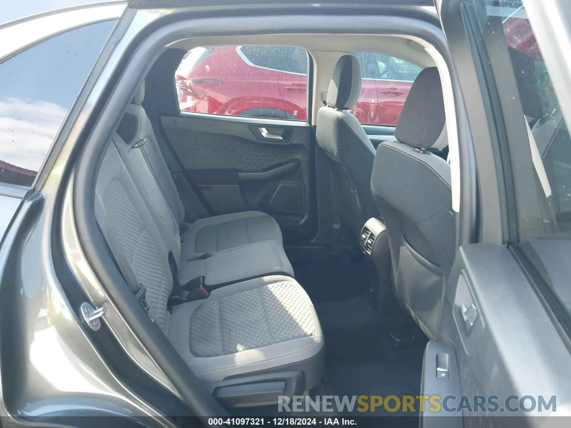 8 Photograph of a damaged car 1FMCU0G6XLUB23969 FORD ESCAPE 2020