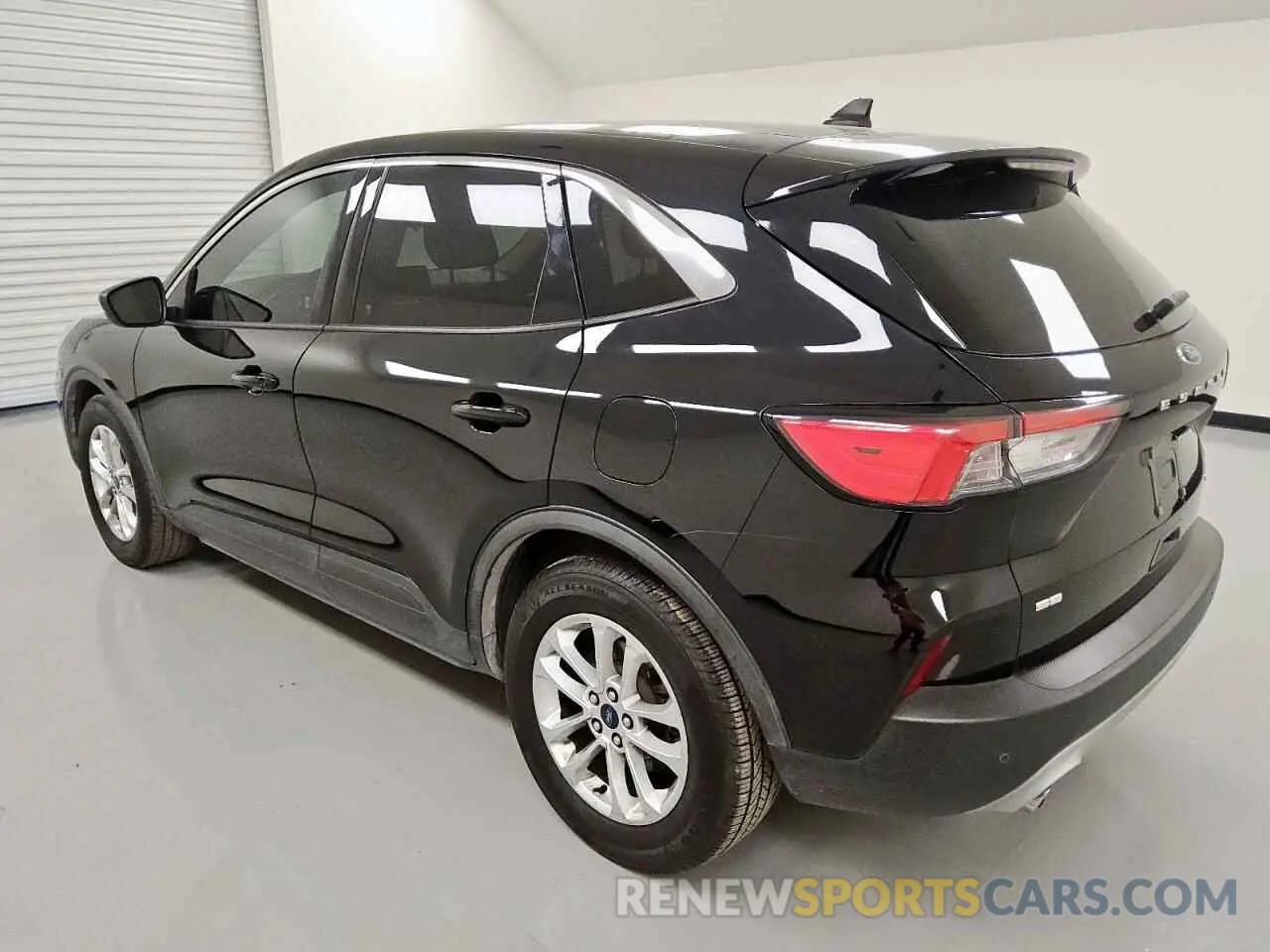 2 Photograph of a damaged car 1FMCU0G6XLUB25169 FORD ESCAPE 2020