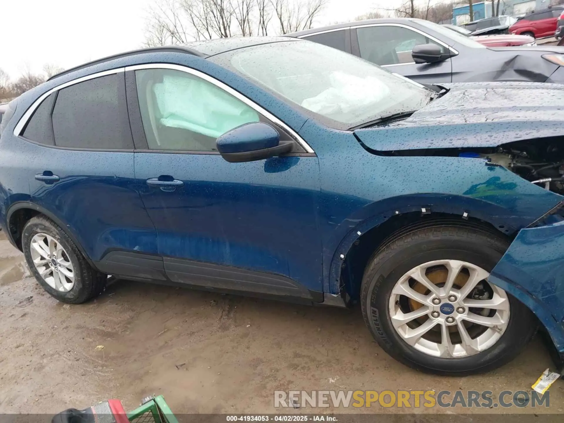13 Photograph of a damaged car 1FMCU0G6XLUB32252 FORD ESCAPE 2020