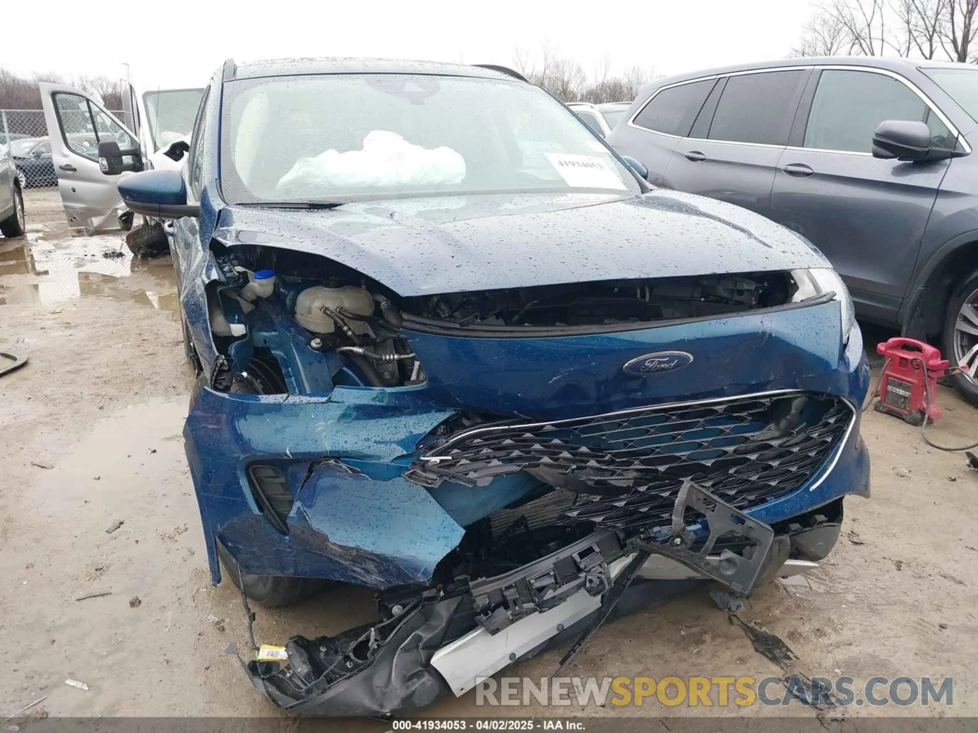 6 Photograph of a damaged car 1FMCU0G6XLUB32252 FORD ESCAPE 2020