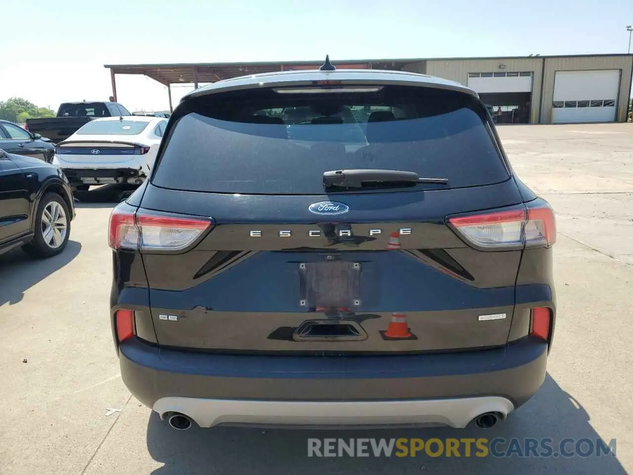 6 Photograph of a damaged car 1FMCU0G6XLUB55756 FORD ESCAPE 2020