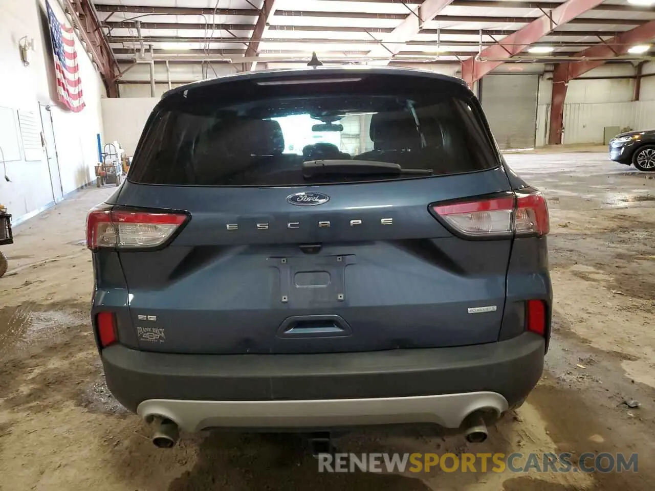 6 Photograph of a damaged car 1FMCU0G6XLUC39575 FORD ESCAPE 2020