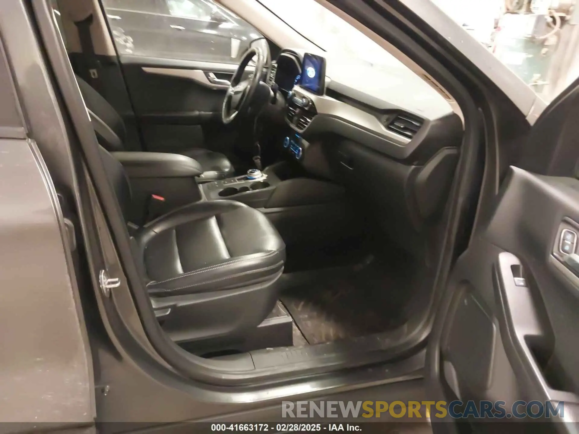 5 Photograph of a damaged car 1FMCU0H60LUA14872 FORD ESCAPE 2020