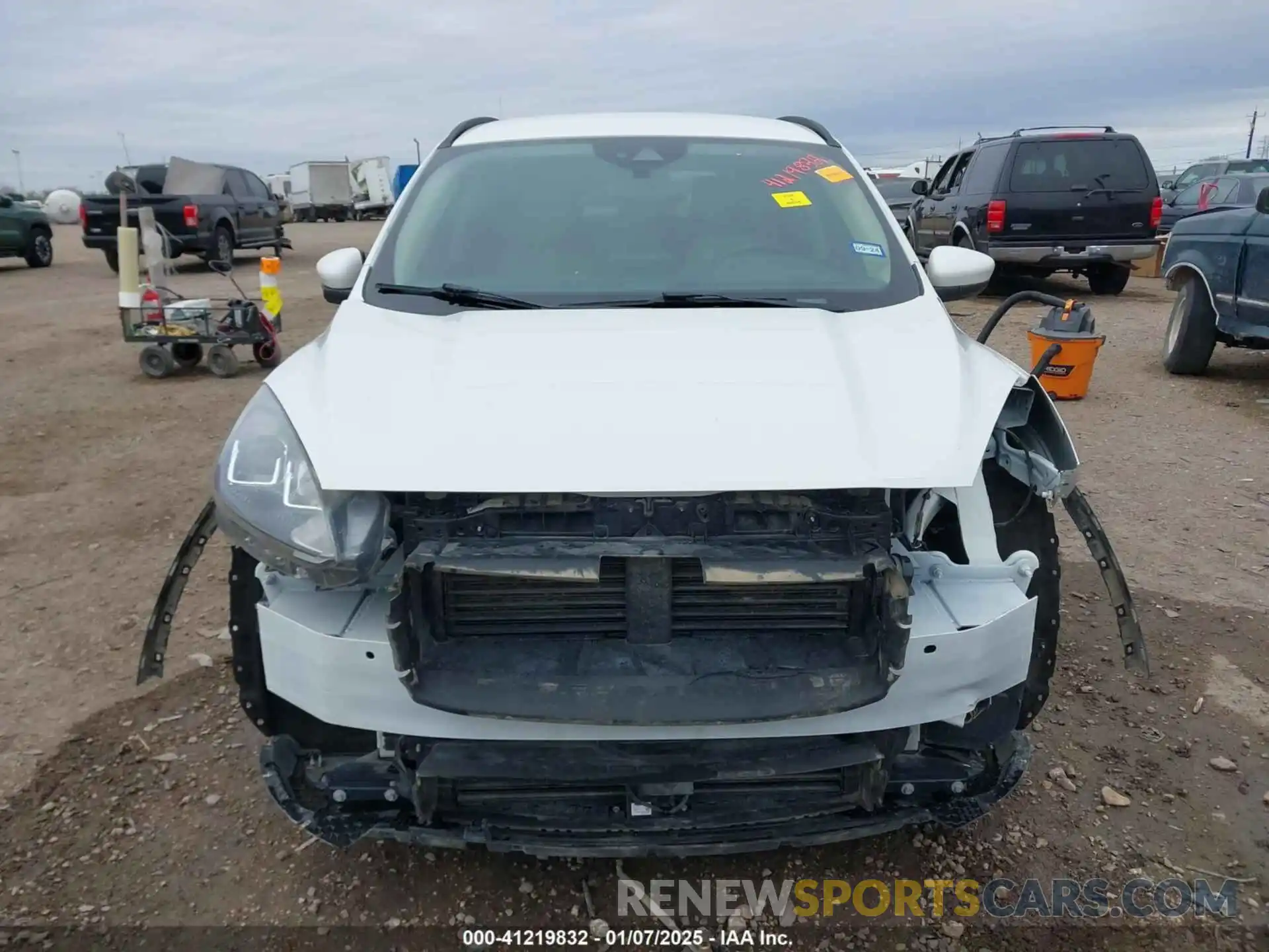 13 Photograph of a damaged car 1FMCU0H60LUA76403 FORD ESCAPE 2020