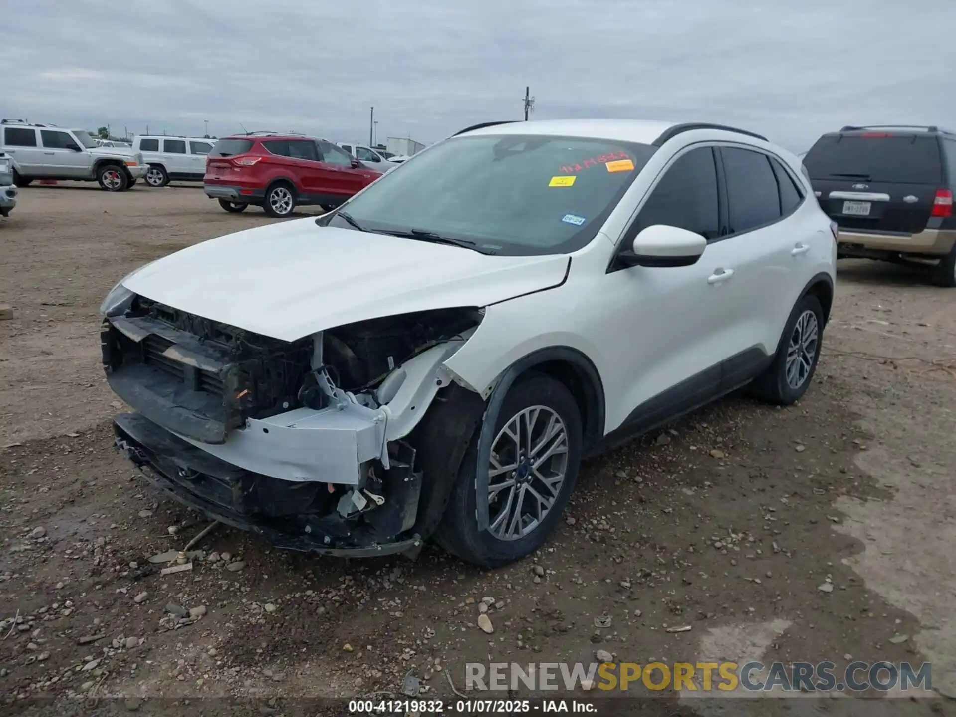 2 Photograph of a damaged car 1FMCU0H60LUA76403 FORD ESCAPE 2020