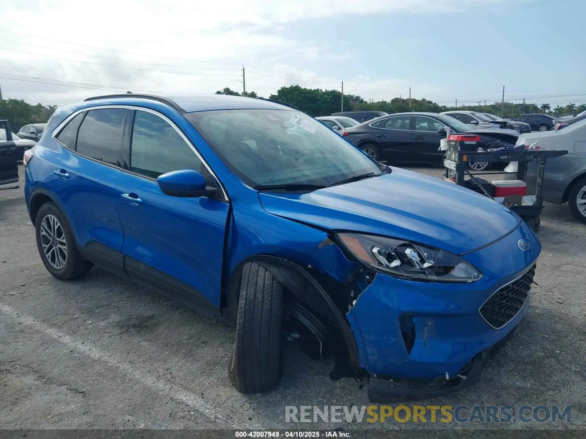 1 Photograph of a damaged car 1FMCU0H60LUB45316 FORD ESCAPE 2020