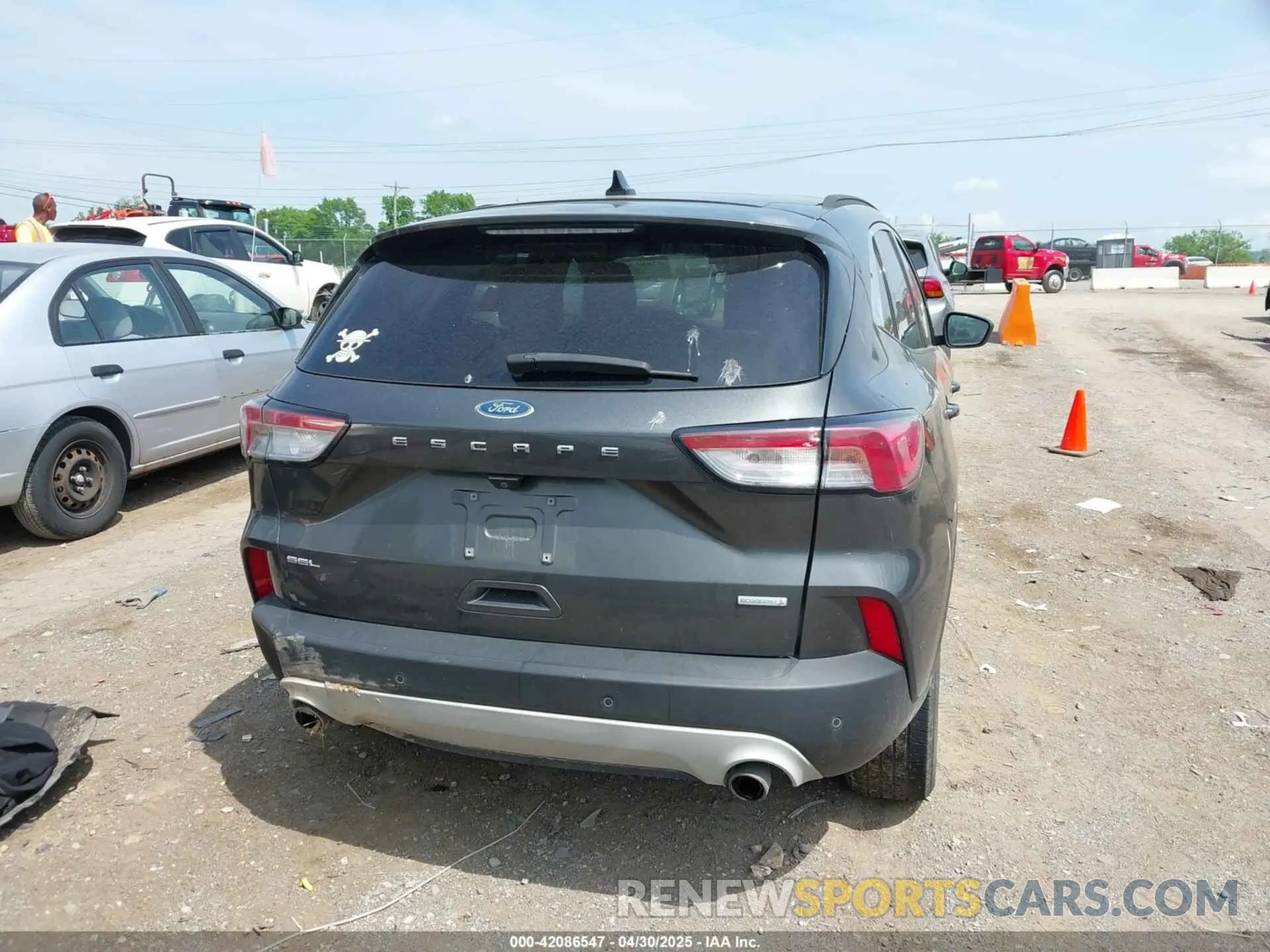 17 Photograph of a damaged car 1FMCU0H61LUA23452 FORD ESCAPE 2020